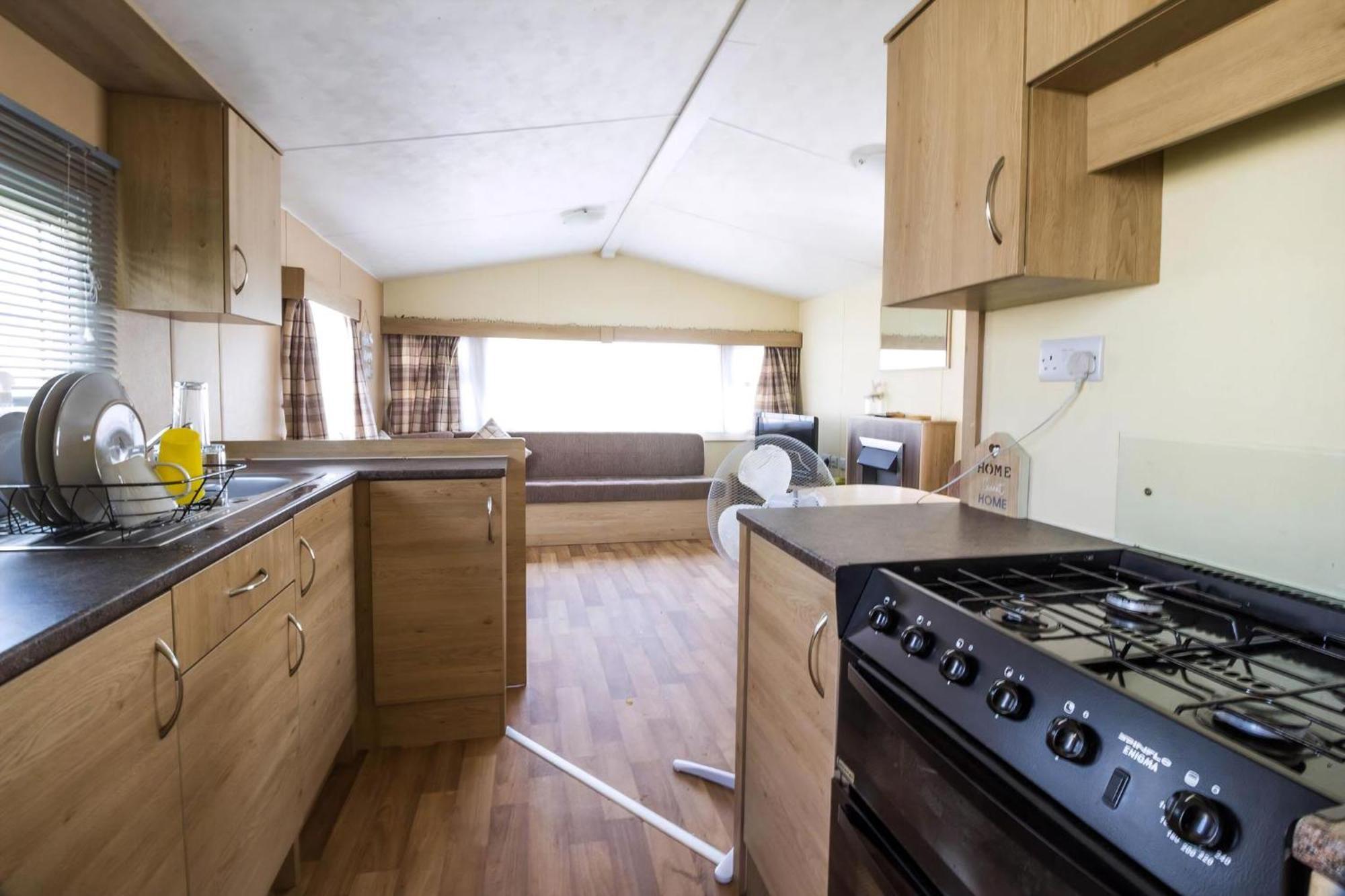 Superb 8 Berth Caravan Near Walton-On-The-Naze In Essex Ref 17175 外观 照片